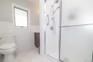 36 W Windsor Pkwy, Oceanside, NY 11572 - Photo 21