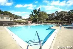 224H Springmeadow Dr, Holbrook, NY 11741 - Photo 17