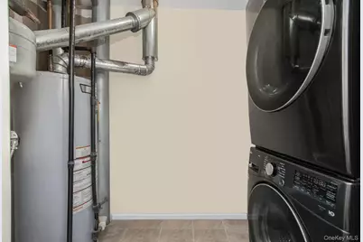 819 E 223rd Street, Bronx, NY 10466 - Photo 5