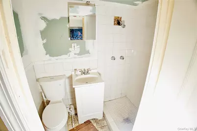 12222 Nellis Street, Springfield Gardens, NY 11413 - Photo 23