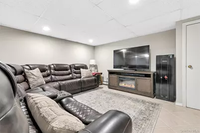 8 Vega Drive, Shoreham, NY 11786 - Photo 27