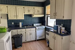 25 Lawrence Dr, White Plains, NY 10603 - Photo 3