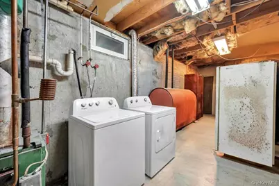 427 Helene Avenue, Shirley, NY 11967 - Photo 31