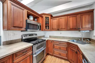 427 Helene Avenue, Shirley, NY 11967 - Photo 15