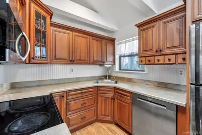 427 Helene Avenue, Shirley, NY 11967 - Photo 17