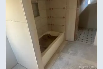 926 Hawkins Avenue, Lake Grove, NY 11755 - Photo 5