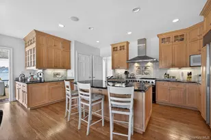 336 Mariposa Dr, Oyster Bay, NY 11771 - Photo 21