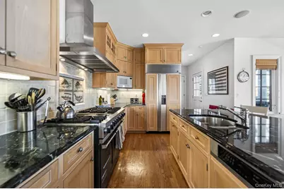 336 Mariposa Drive, Oyster Bay, NY 11771 - Photo 19