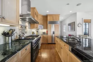 336 Mariposa Dr, Oyster Bay, NY 11771 - Photo 19