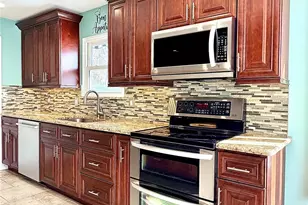 17 Erita Ln, Smithtown, NY 11787 - Photo 17