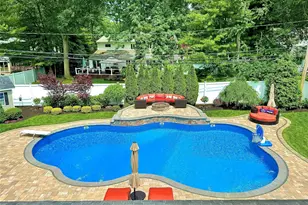 17 Erita Ln, Smithtown, NY 11787 - Photo 3
