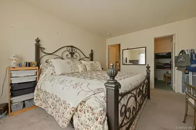 31 Stanford Court, Wantagh, NY 11793 - Photo 17