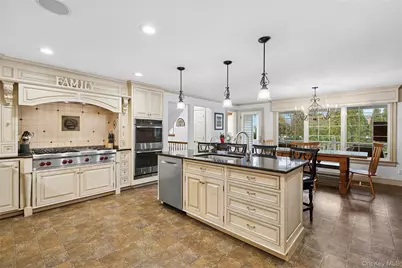 922 Leeds Drive, North Bellmore, NY 11710 - Photo 9