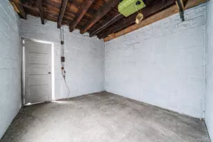 25-17 McIntosh St, East Elmhurst, NY 11369 - Photo 27