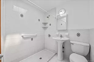 976 Sackett Ave, Bronx, NY 10462 - Photo 13