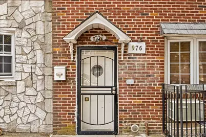976 Sackett Avenue, Bronx, NY 10462 - Photo 3