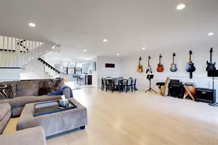 17 John Bean Ct, Port Washington, NY 11050 - Photo 5