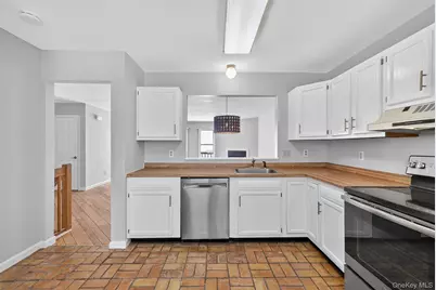 2003 Regent, Mount Kisco, NY 10549 - Photo 17