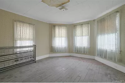 25 E Broome Street, Port Jervis, NY 12771 - Photo 11