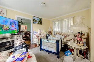 140-19 Foch Blvd, Jamaica, NY 11436 - Photo 3