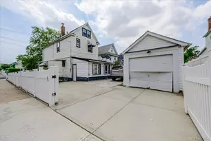 140-19 Foch Blvd, Jamaica, NY 11436 - Photo 19