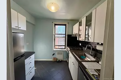 22424 Union Turnpike #4A, Oakland Gardens, NY 11364 - Photo 7