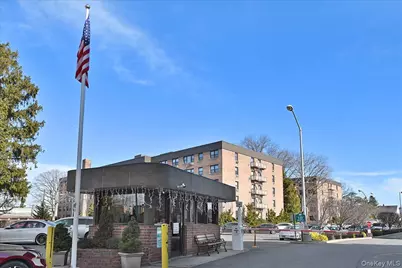 5 Birchwood Court #5J, Mineola, NY 11501 - Photo 23