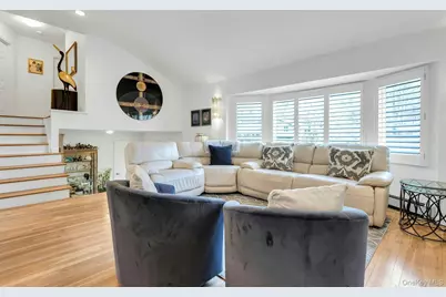 17 Meadowfield, Glen Cove, NY 11542 - Photo 7