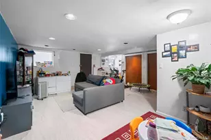 68-10 60th Dr, Maspeth, NY 11378 - Photo 17