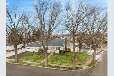 3683 Hawk Road, Levittown, NY 11756 - Photo 27