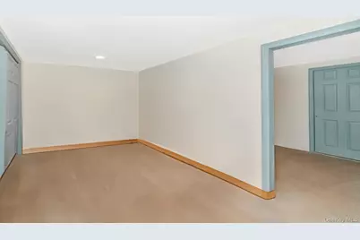 3683 Hawk Road, Levittown, NY 11756 - Photo 25