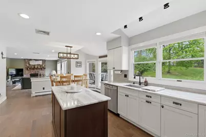 5 Allyson Place, East Setauket, NY 11733 - Photo 9