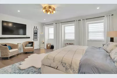 54 Estate Court #54, Woodbury, NY 11797 - Photo 37