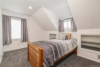 10 Hickory Street, Central Islip, NY 11722 - Photo 19