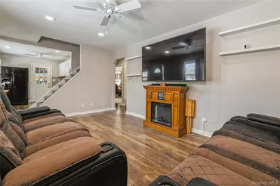 10 Hickory Street, Central Islip, NY 11722 - Photo 5