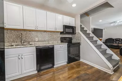 10 Hickory Street, Central Islip, NY 11722 - Photo 9