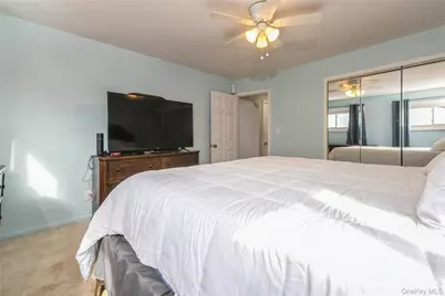 10 Hickory Street, Central Islip, NY 11722 - Photo 13