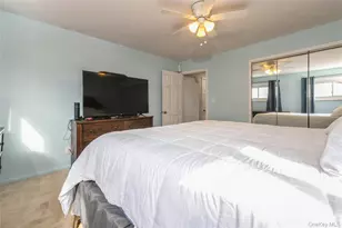 10 Hickory St, Central Islip, NY 11722 - Photo 13