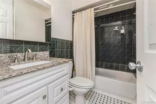 10 Hickory St, Central Islip, NY 11722 - Photo 15