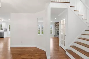 24 North Dr, Centerport, NY 11721 - Photo 15