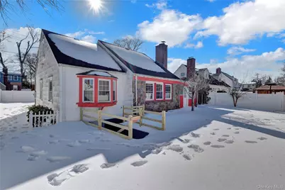 1009 Centennial Avenue, Baldwin, NY 11510 - Photo 17