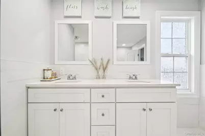 2162 Seamans Neck Road, Seaford, NY 11783 - Photo 17