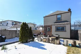 131-07 Van Wyck Expy, Jamaica, NY 11436 - Photo 11