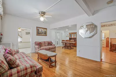 367 Vincent Avenue, Lynbrook, NY 11563 - Photo 5