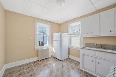 367 Vincent Avenue, Lynbrook, NY 11563 - Photo 19