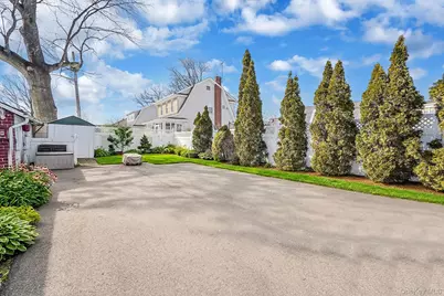 367 Vincent Avenue, Lynbrook, NY 11563 - Photo 43