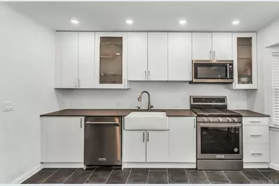 56 Dowsing Place, Amityville, NY 11701 - Photo 5