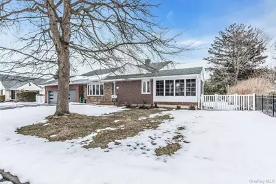 56 Dowsing Place, Amityville, NY 11701 - Photo 3