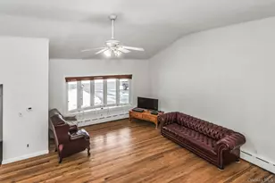 56 Dowsing Pl, Amityville, NY 11701 - Photo 7