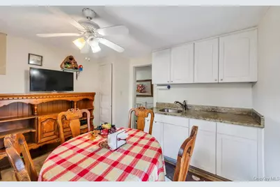 137 Melrose Avenue, Massapequa, NY 11758 - Photo 9